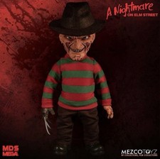 Freddy Krueger  Mezco  Figurine Parlante 35 Cm Environ