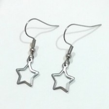 1 PAIRE de BOUCLES D'OREILLES ACIER INOXYDABLE ETOILES 13x10mm HYPOALLERGENIQUE