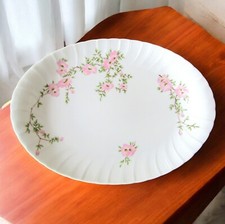 Limoges. Bernardaud. Plat ovale en porcelaine décor fleurs modèle Amandine