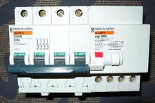 DISJONCTEUR DIFFERENTIEL 4P