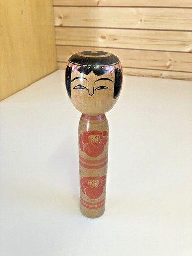 Poupée kokeshi japonaise