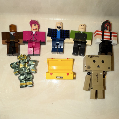 Roblox action figure lot 7 - action,