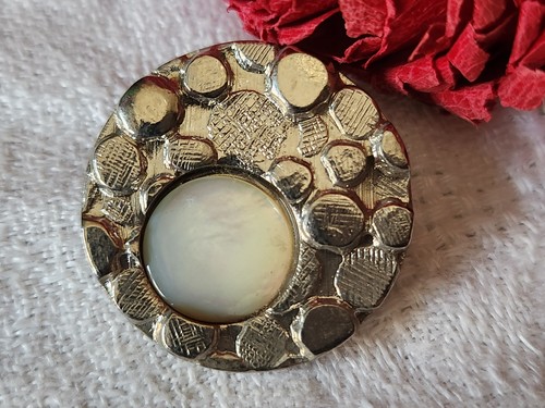 Gros bouton ancien metal