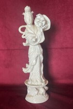 Japon statue de jeune femme en