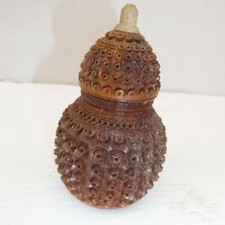 ANCIENNE SECOUETTE TABATIERE OU ETUI A AIGUILLES EN COROZO 7,5 cm de hauteur