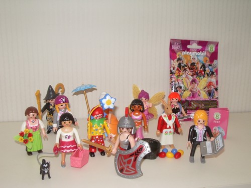 Figurine serie 8 - ///,