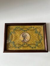 Ancien portrait reliquaire broderie sur soie portrait Marie-Antoinette Début XIX