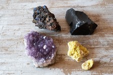 Lot de 4 minéraux Améthyste souffre cristallisé azurite malachite obsidienne