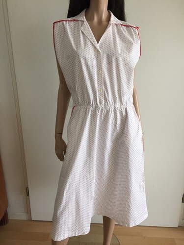 Robe vintage blanche pois