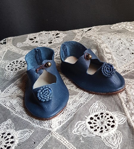 Jolies chaussures cuir poupée - chaussures,