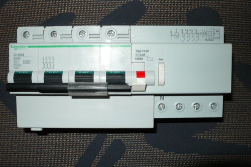 Disjoncteur differentiel tetra - disjoncteur,