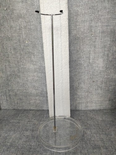 Socle transparent pour poupée - socle,