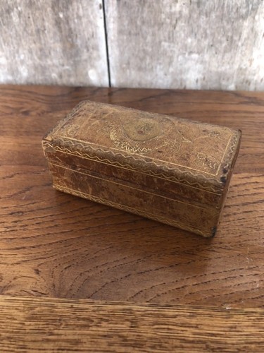Ancienne boîte timbres - boîte,
