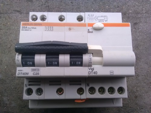 Disjoncteur différentiel c25 - disjoncteur,