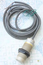 Omron E2K-X15MY1 capteur de proximité capacitif M30