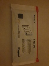 Plaque de finition horizontale Legrand Mosaic 2x2 modules alu/aluminium  079304L