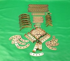 67 PIECES MECCANO- ( VOIR LE