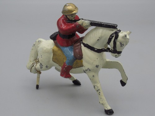 Soldat chargeant cheval - à,