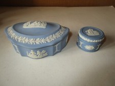 Jolie bonbonnière ovale bleue