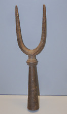 -OUTIL ANCIEN PIC A LOUP FOURCHE FIERE FER Forgé XVIIIe ART POPULAIRE  VITRINE D