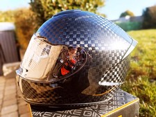 Casque intégral moto en