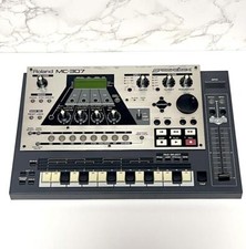 Roland MC-307 Groovebox