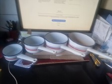 SERIE DE 4 CASSEROLES EN TOLE EMAILLEES BLANCHES