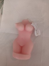 Bougie érotique buste de femme non parfumée durée 7h5   214 grs