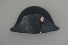 RE0424  AIMANT MAGNET  CHAPEAU