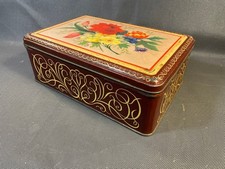 Ancienne boîte en tole à