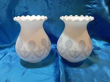 Paire de petits abat jour en opaline blanc et bleu  années 1960 DN5180