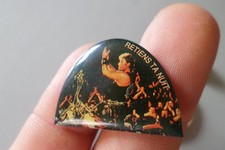 pin s Broche JOHNNY HALLYDAY RETIENS TA NUIT  ROCK concert photo public