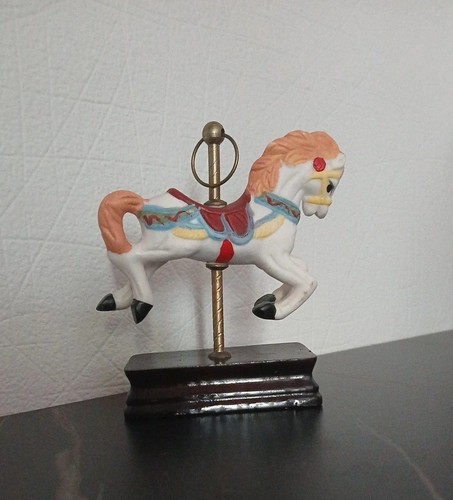 Figurine cheval carrousel