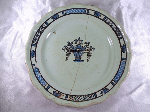 Plat faience bleu - (07), en
