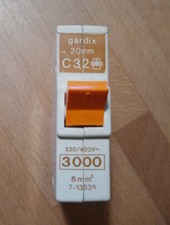 1x 32A disjoncteur fusible