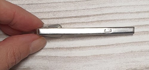 Ancien clips cravate - , porte