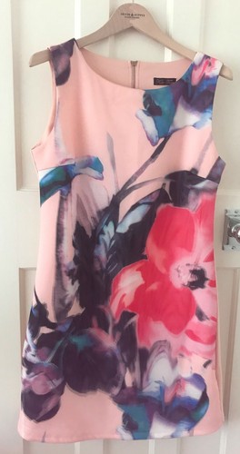Robe décalée rose imprimée