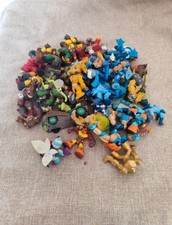 Enorme lot de 56 figurines Gormiti 