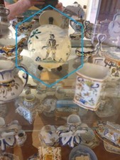 petite assiette  médaillon  faïence de moulins décors au CHASSEUR  18ème