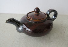 petite théière verseuse, en