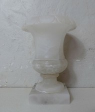 vase médicis en albatre