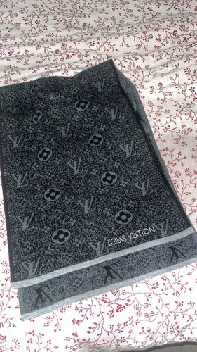 écharpe louis vuitton