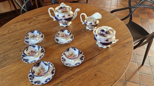 Service the porcelaine - service, à
