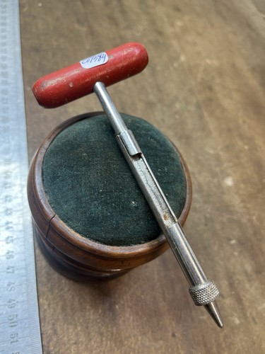 Ouvre boîte outils anciens - outils,