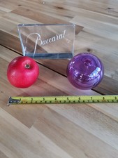 Baccarat  boule en cristal couleur mauve modèle Sirius année 1980 0,639kg
