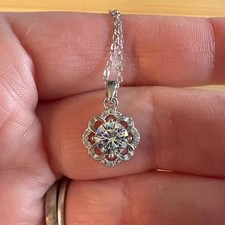 Pendentif solitaire diamant