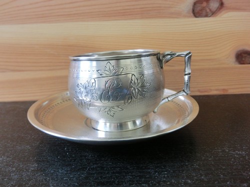Tasse sous - +,