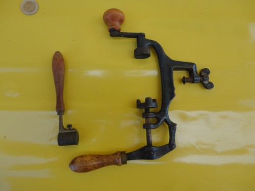 Sertisseur cartouche avec - sertisseur, a
