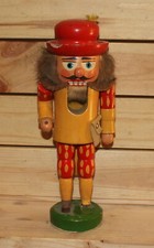 Ancien casse-noisette en bois