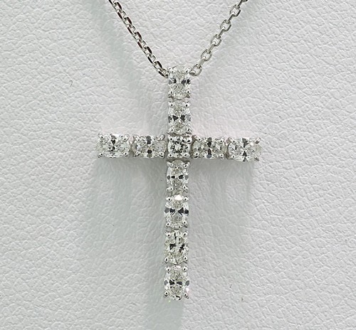 Pendentif croix brillant sur - brillant,